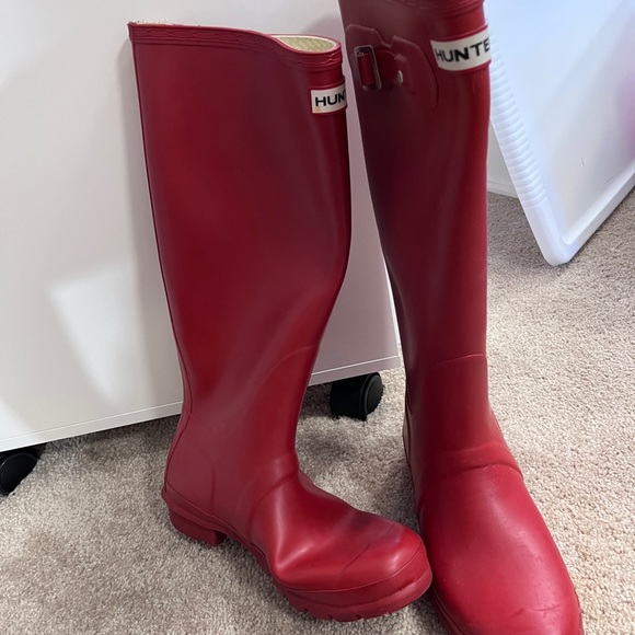 Tall red hunter boots size 9 - Picture 4 of 4